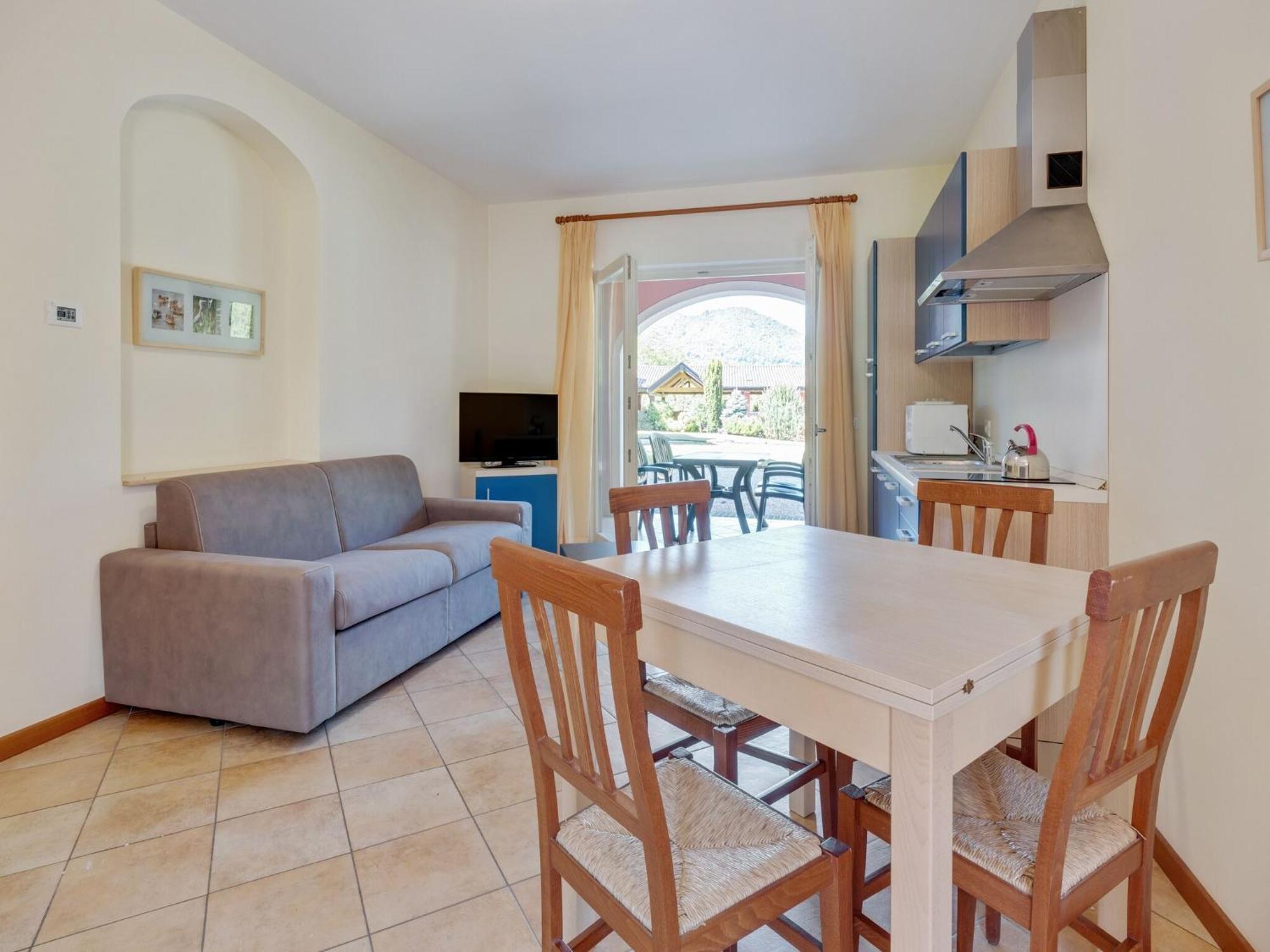 Spacious Apartment In Idro With Shared Pool クロネ エクステリア 写真