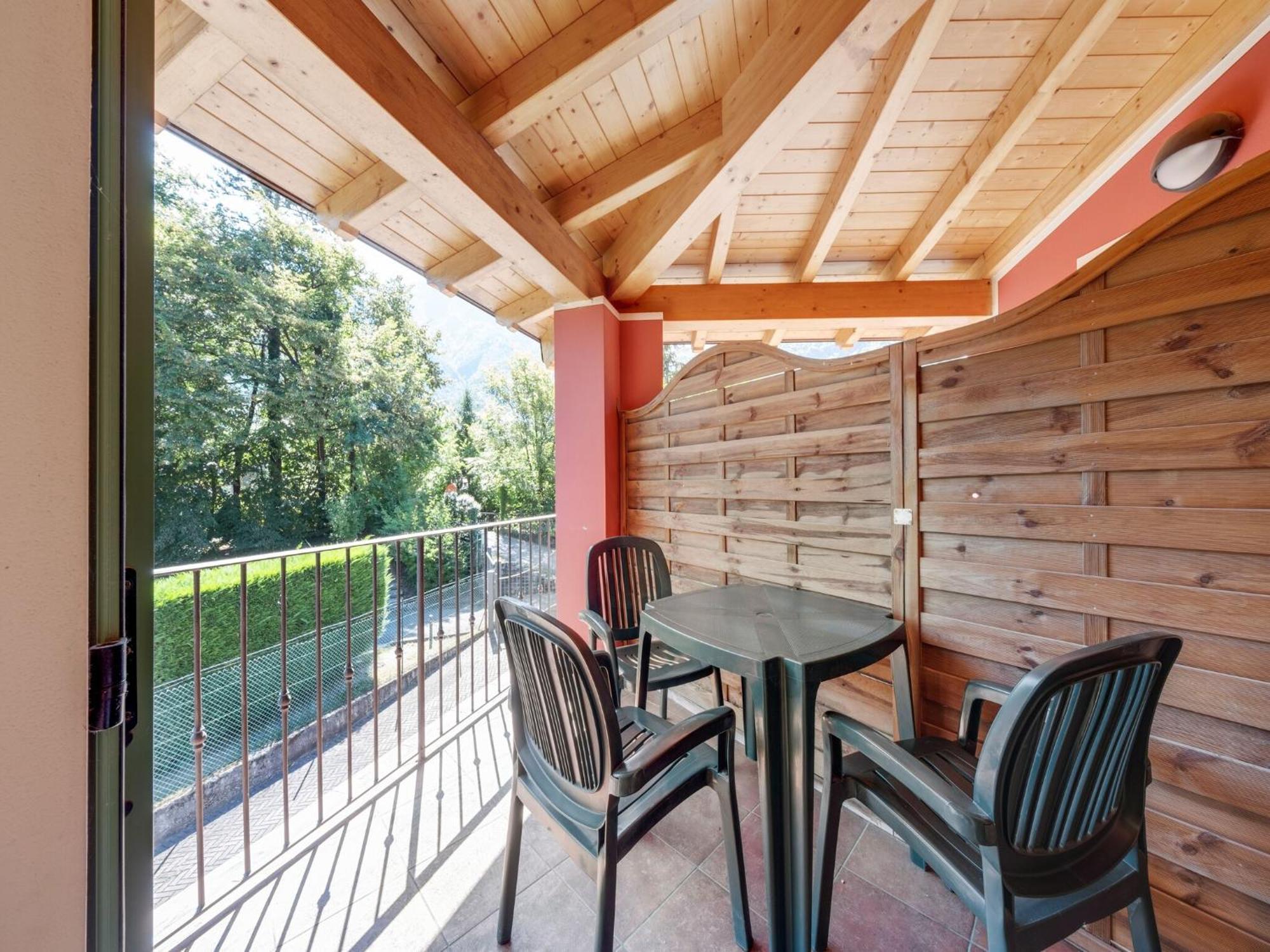 Spacious Apartment In Idro With Shared Pool クロネ エクステリア 写真